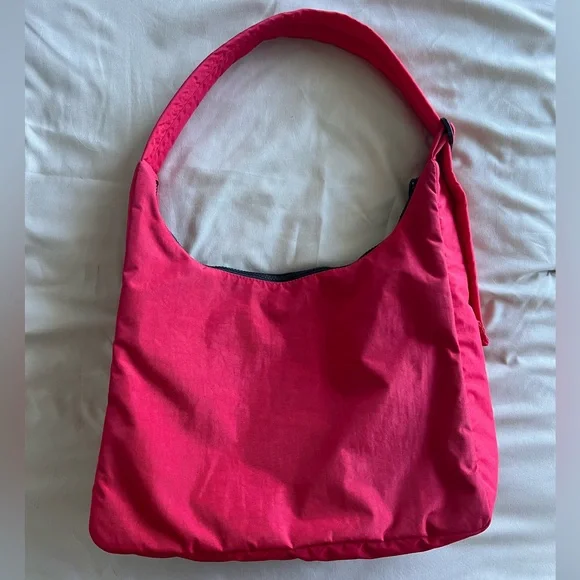Baggu Nylon Shoulder Bag Candy Apple Red - Picture 2 of 7